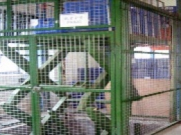 東(dong)莞大東(dōng)電子公(gong)司閣樓(lou)貨貨梯(ti)4套